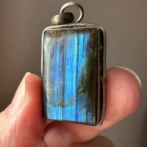 Beautiful Labradorite pendant